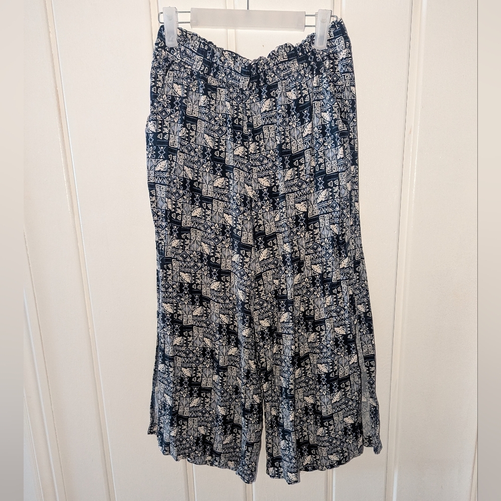 Patterned Flowy Capris - Picture 1 of 5